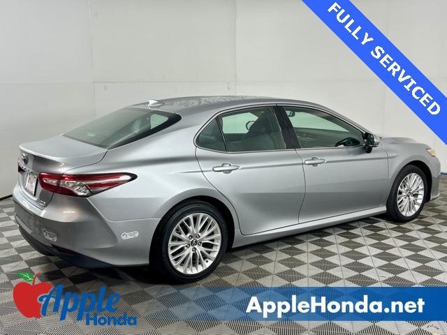 Photo of 2019 Gray Toyota Camry Hybrid