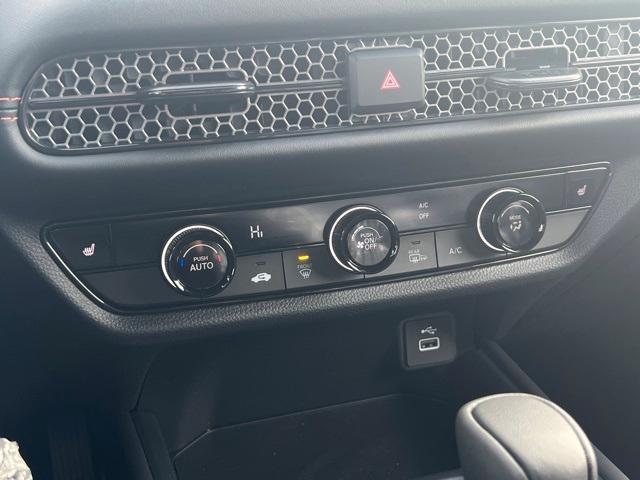 Photo of 2025 Milano Red Honda HR-V