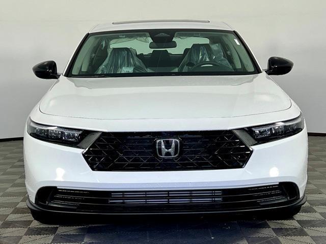 Photo of 2025 Platinum White Pearl Honda Accord