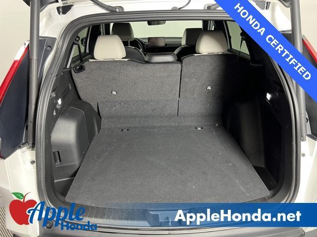 Photo of 2023 Platinum White Pearl Honda CR-V Hybrid