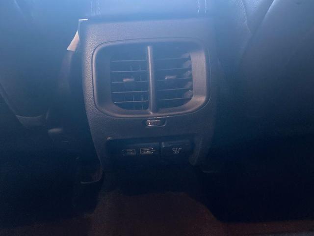 Photo of 2023 Bright White Clearcoat Jeep Cherokee