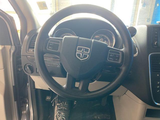 Photo of 2017 Billet Silver Metallic Clearcoat Dodge Grand Caravan
