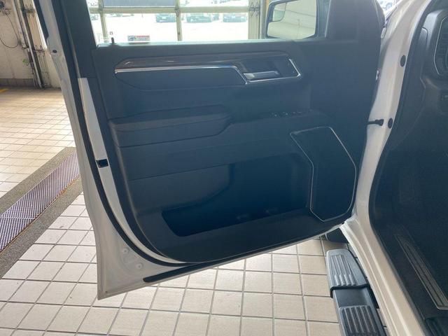 Photo of 2024 Summit White Chevrolet Silverado 1500