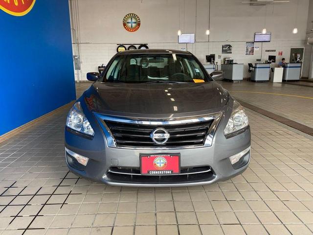 Photo of 2014 Gun Metallic Nissan Altima