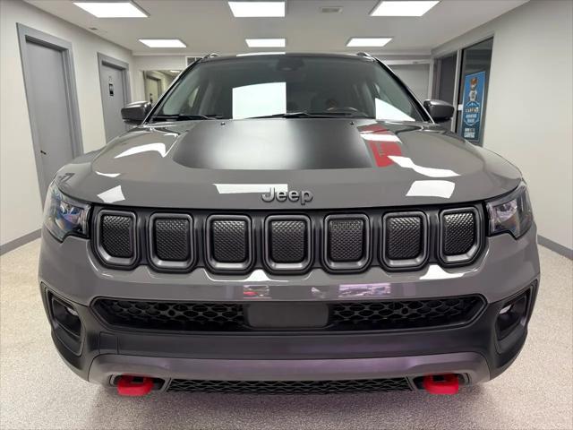 Photo of 2022 GRAY Jeep Compass