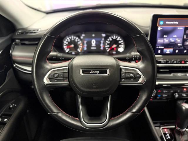 Photo of 2022 GRAY Jeep Compass