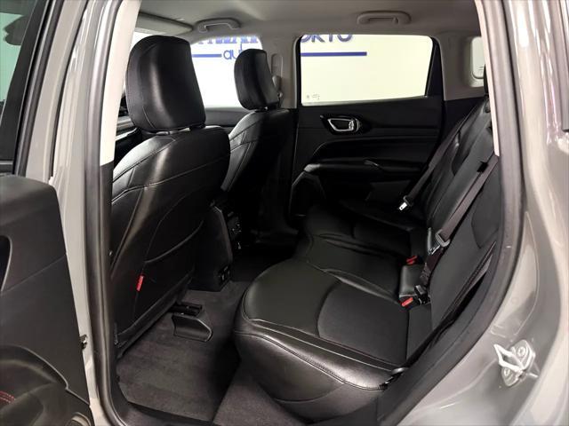 Photo of 2022 GRAY Jeep Compass