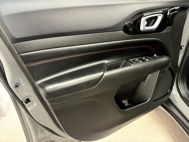 Photo of 2022 GRAY Jeep Compass