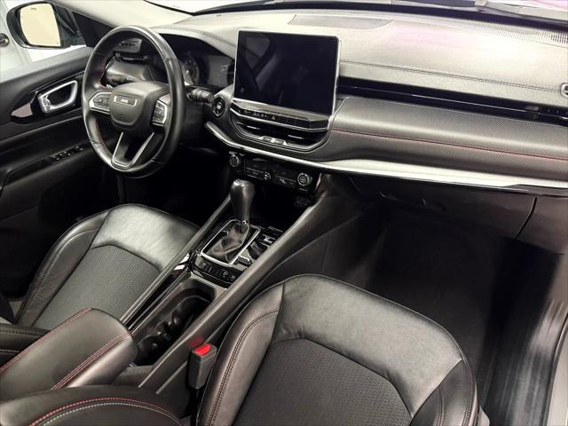 Photo of 2022 GRAY Jeep Compass