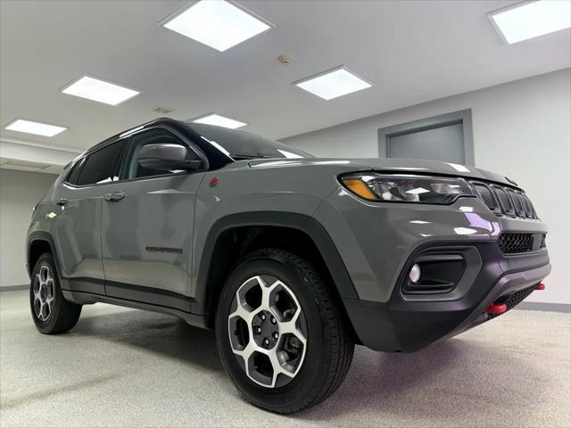 Photo of 2022 GRAY Jeep Compass