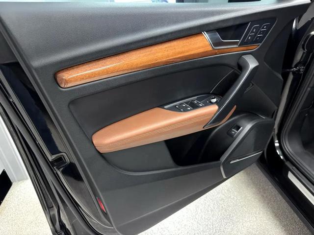 Photo of 2021 BLACK Audi Q5
