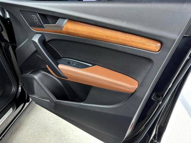 Photo of 2021 BLACK Audi Q5