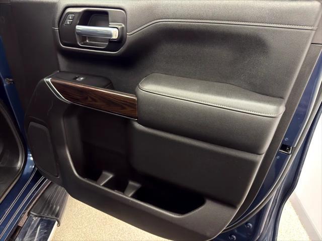 Photo of 2020 Pacific Blue Metallic GMC Sierra 1500