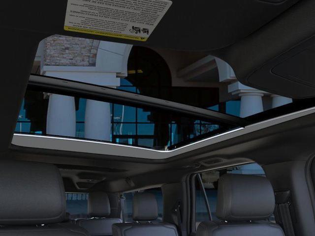 Photo of 2025 Star White Ford Expedition Max