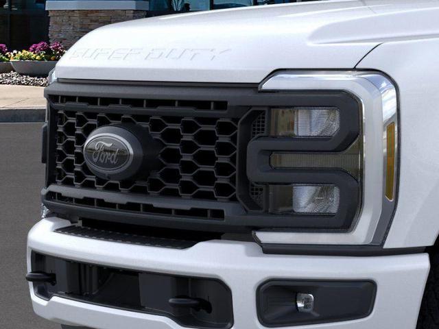 Photo of 2025 White Metallic Ford F-350