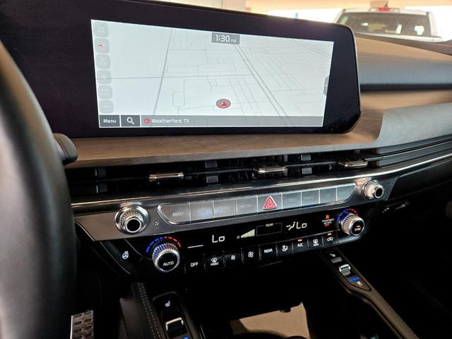 Photo of 2024 Glacial White Pearl Kia Telluride