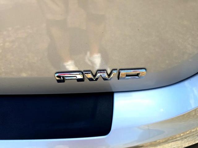 Photo of 2016 SILVER GMC Terrain