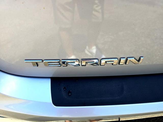 Photo of 2016 SILVER GMC Terrain