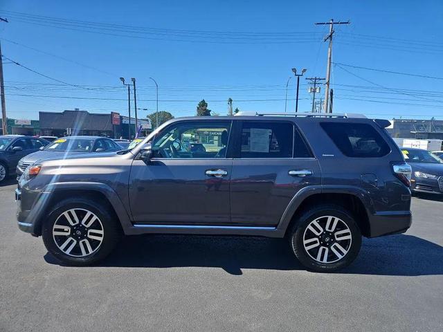 Photo of 2018 Magnetic Gray Metallic Toyota 4Runner