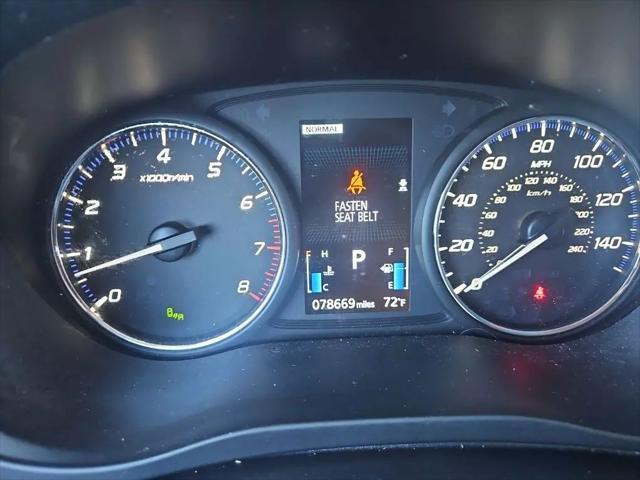 Photo of 2020 Pearl White Mitsubishi Outlander