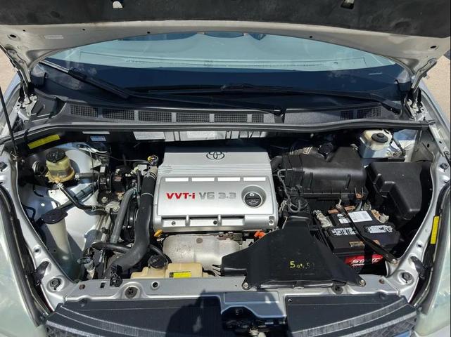 Photo of 2004 Phantom Gray Pearl Toyota Sienna