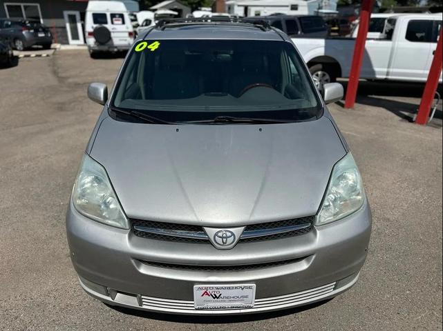 Photo of 2004 Phantom Gray Pearl Toyota Sienna