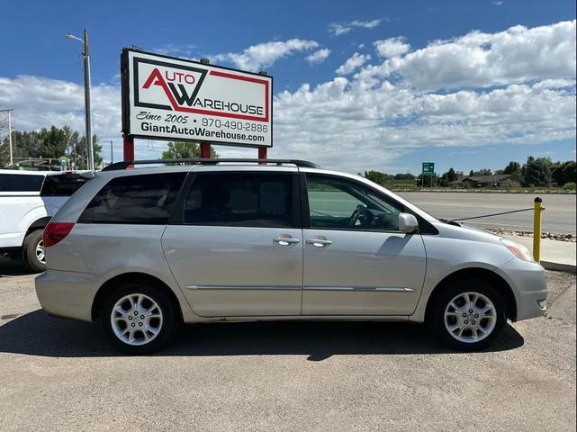 Photo of 2004 Phantom Gray Pearl Toyota Sienna