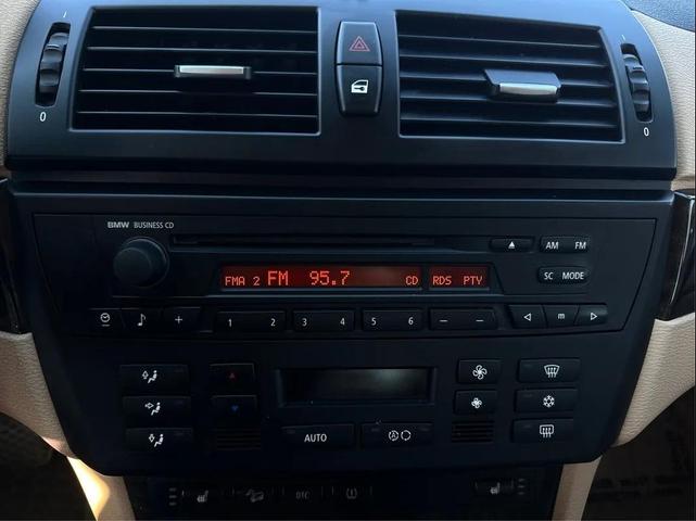Photo of 2007 Alpine White BMW X3
