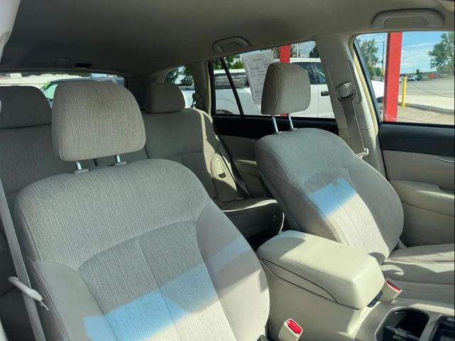 Photo of 2014 Crystal Black Silica Subaru Outback