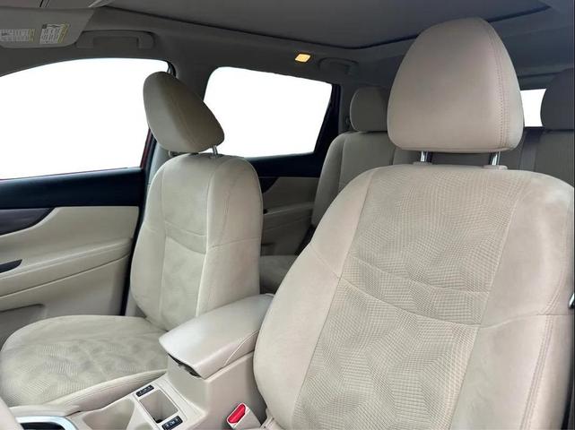 Photo of 2015 Cayenne Red Nissan Rogue