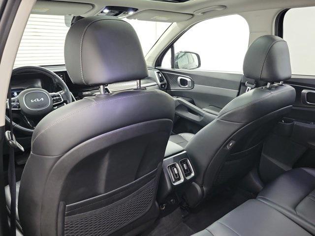 Photo of 2022 Gravity Gray Kia Sorento