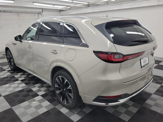 Photo of 2025 Platinum Quartz Mazda CX-90
