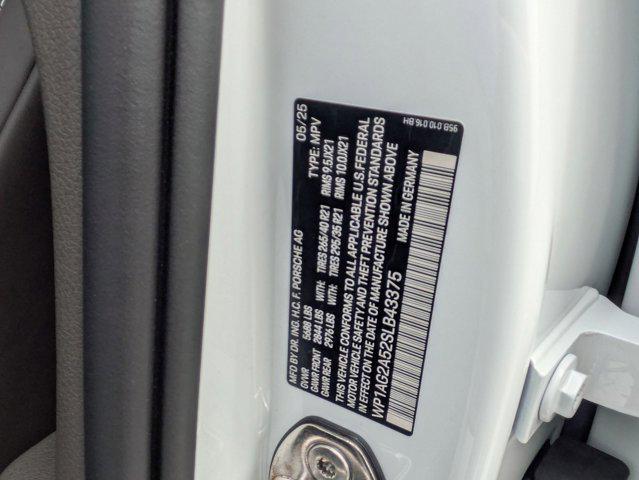Photo of 2025 White Porsche Macan