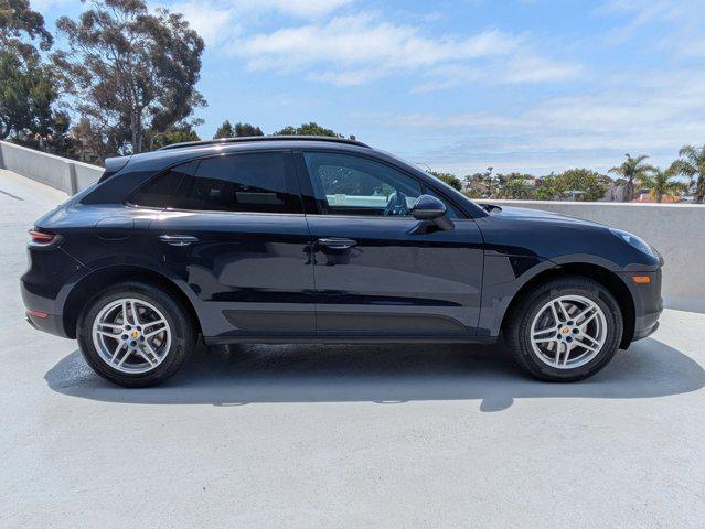 Photo of 2021 Night Blue Metallic Porsche Macan