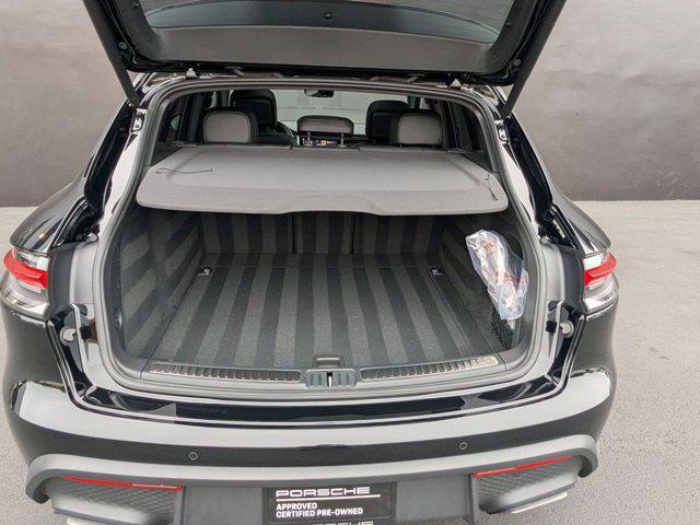 Photo of 2024 Black Porsche Macan
