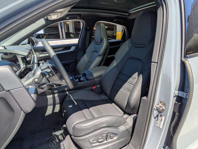 Photo of 2025 Arctic Grey Porsche Cayenne