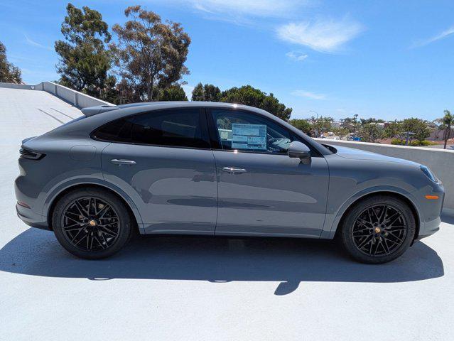Photo of 2025 Arctic Grey Porsche Cayenne