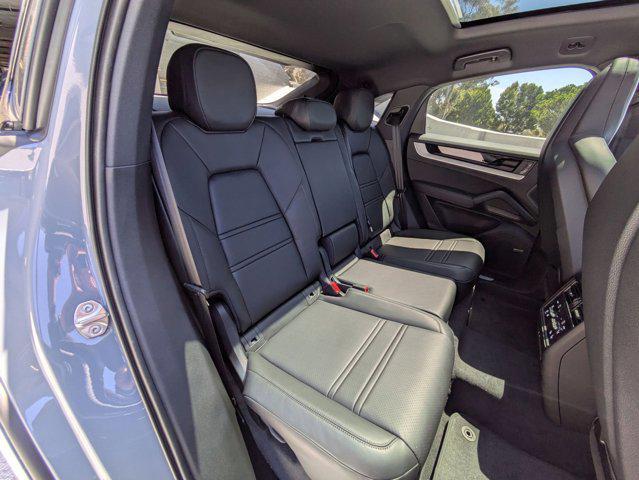 Photo of 2025 Arctic Grey Porsche Cayenne