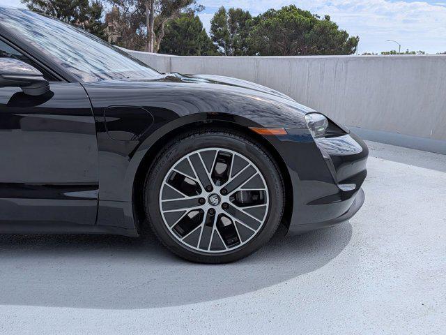 Photo of 2022 Black Porsche Taycan