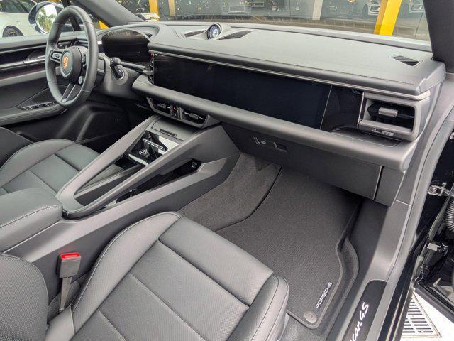 Photo of 2025 Black Porsche Macan