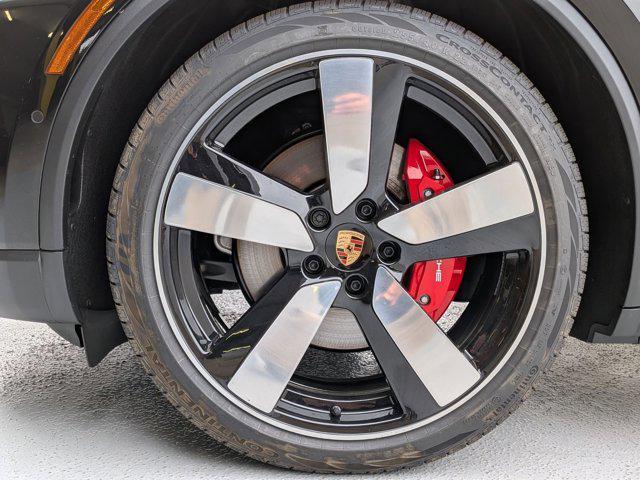 Photo of 2025 Black Porsche Macan