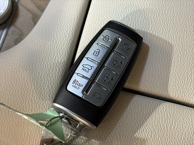 Photo of 2022 Uyuni White Genesis GV80