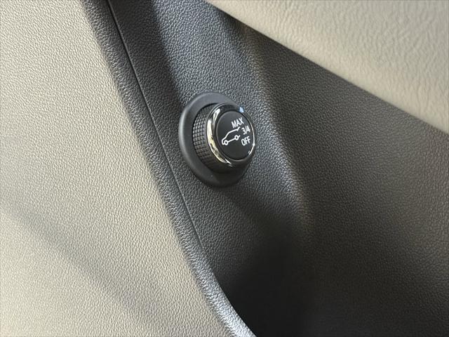 Photo of 2025 Stellar Black Metallic Cadillac XT5