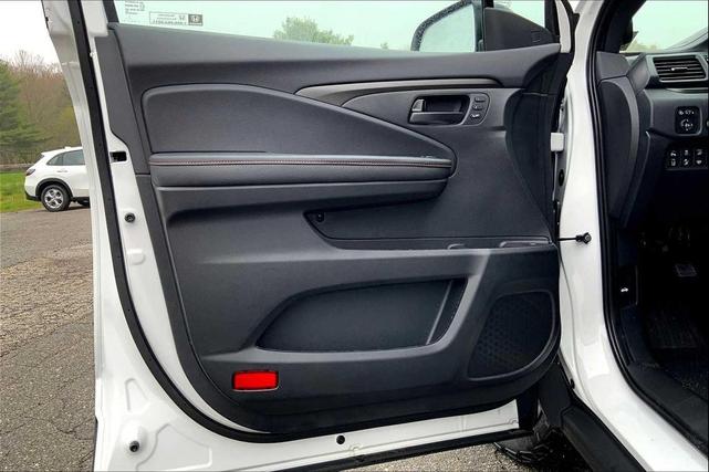 Photo of 2025 Platinum White Pearl Honda Ridgeline