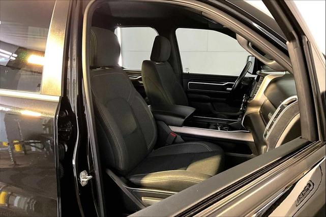 Photo of 2019 Diamond Black Crystal Pearlcoat RAM 1500