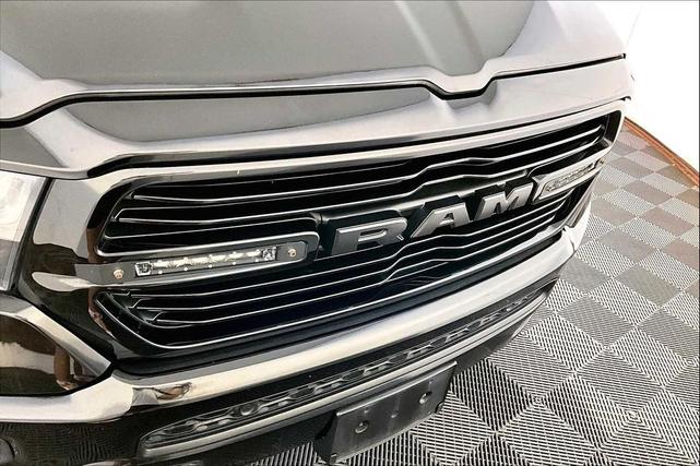 Photo of 2019 Diamond Black Crystal Pearlcoat RAM 1500