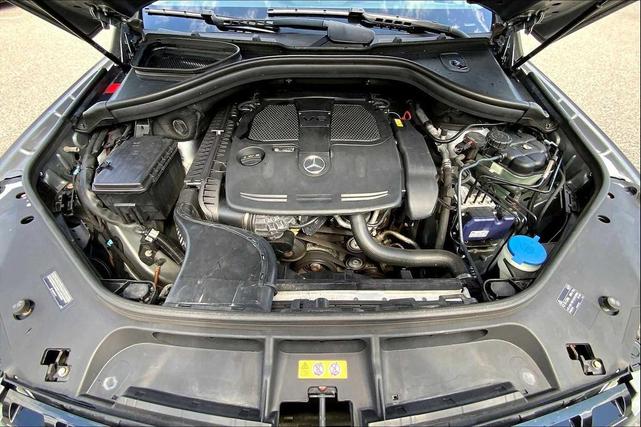 Photo of 2015 Iridium Silver Metallic Mercedes-Benz M-Class