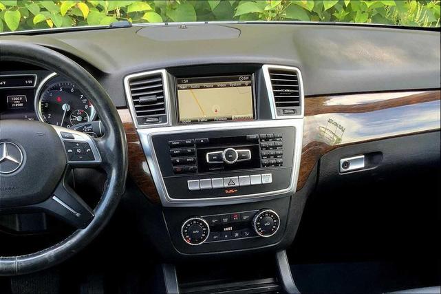 Photo of 2015 Iridium Silver Metallic Mercedes-Benz M-Class