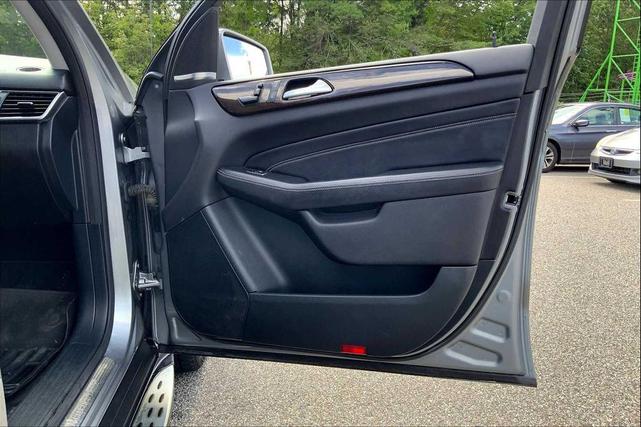Photo of 2015 Iridium Silver Metallic Mercedes-Benz M-Class
