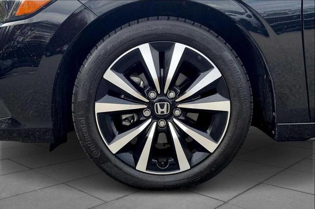 Photo of 2022 Crystal Black Pearl Honda Civic